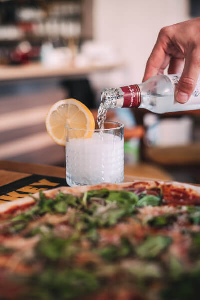 Obrázek limonády s pizzou